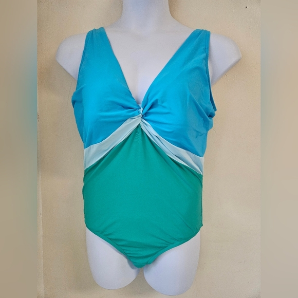 Land's End- Swimsuit Women's Plus Size 18W Blue and Green One-Piece. - Picture 1 of 6